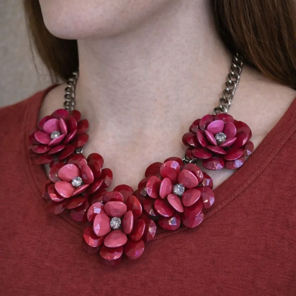 Chic Floral Necklace with Pink Rhinestone Flower Blooms